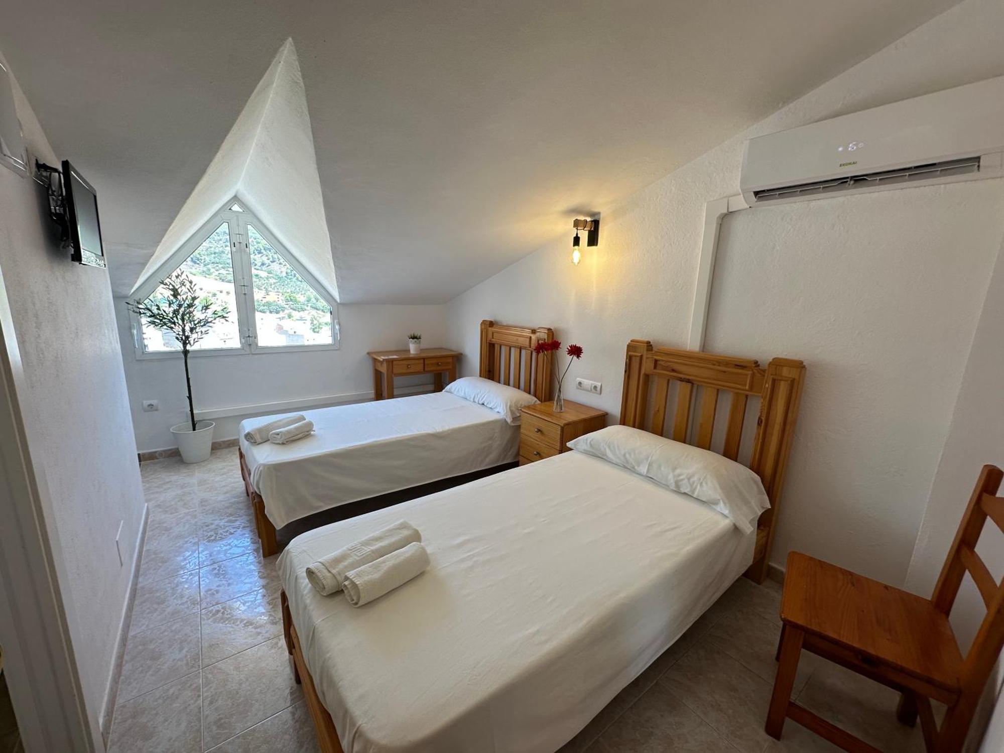 Hostal Sango Sierra De Las Nieves Alozaina ภายนอก รูปภาพ