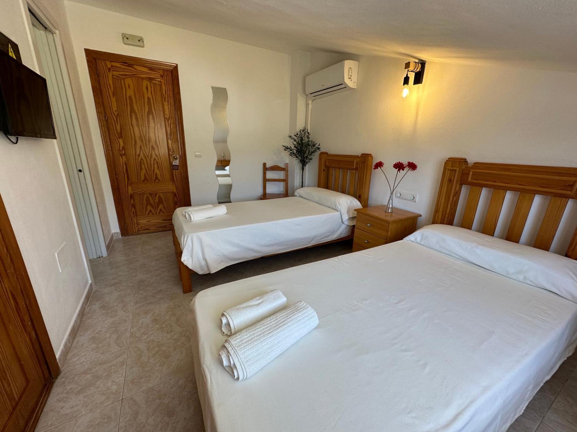 Hostal Sango Sierra De Las Nieves Alozaina ภายนอก รูปภาพ